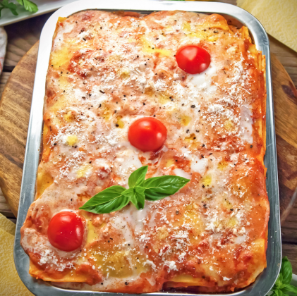 Lasagne with garlic bread